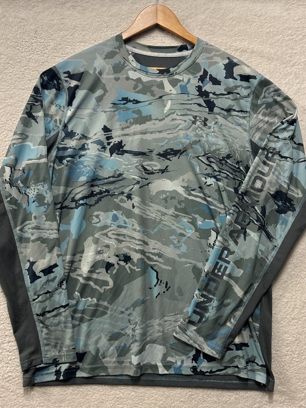Under Armour Mens large Iso-Chill Shorebreak Camo Long Sleeve fishing shirt